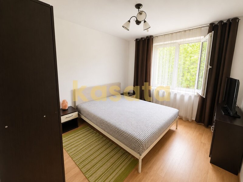 Basarabia, Metrou, National Arena, ap. 3 camere 1984, 67 mp, centrala proprie.